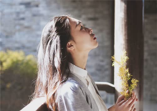 伤感说说看完想哭的那种说说 2022表达心情失落难过的伤感说说