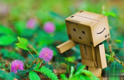 闹心的QQ说说:我想尽办法让你笑,却没想到你会爱上让你哭的人