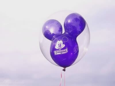 QQ男生伤感说说:最后,喜欢变成了不甘,深爱变成了心酸