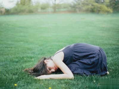 伤感说说心好累了:所有的爱都可以生生掐掉,只要你足够绝望