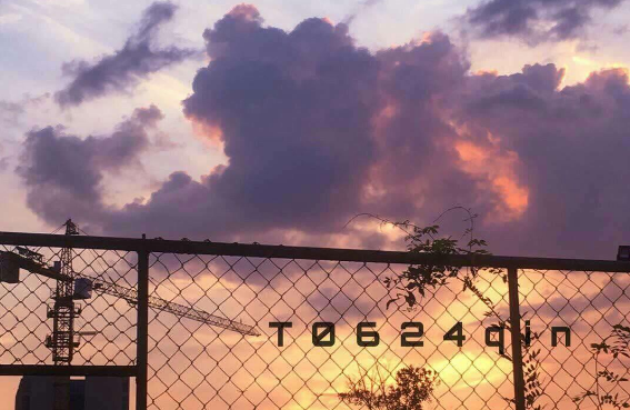 最伤感的句子：你是我的特别关心，我是你的漠不关心