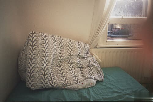 心情不好时发的伤感说说 感情中留下泪水的忧伤说说