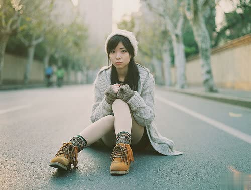 慢慢一个人收起心酸学会坚强的伤感说说 心痛也要一个人走的伤感说说2