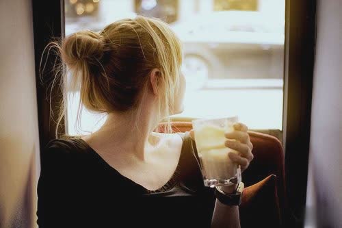 提起爱情回忆起的忧伤往事伤感说说 太累了不想爱了的伤心说说大全1